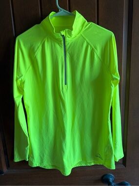 LL Bean Men's Medium or will fit a womens large  Yellow Long-Sleeve jacket $18